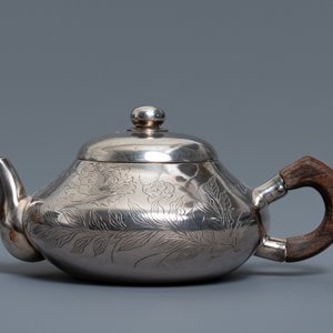 Een Chinese zilveren theepot met deksel, zegelmerk, 19/20e eeuw — foto 4
