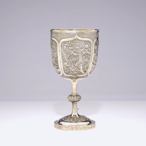 Een Chinese zilveren trofee met inscriptie, gedat. 1902 — foto 2