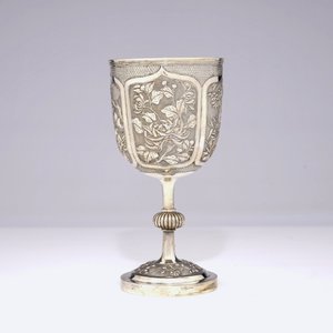 Een Chinese zilveren trofee met inscriptie, gedat. 1902 — foto 4