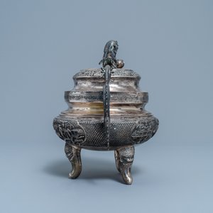 Een Chinese zilveren wierookbrander, 19/20e eeuw — foto 5