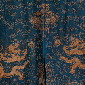 Een Chinese zomermantel met gouddraad geborduurd, 19e eeuw — foto 13