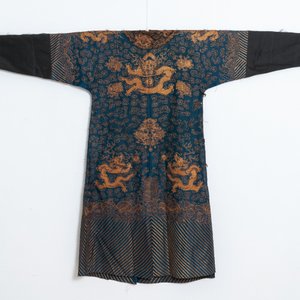 Een Chinese zomermantel met gouddraad geborduurd, 19e eeuw — foto 3