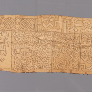 Een collectie Afrikaans textiel en twee mandjes, vnl. Kuba, Congo, 19/20e eeuw — foto 14
