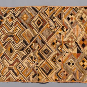 Een collectie Afrikaans textiel en twee mandjes, vnl. Kuba, Congo, 19/20e eeuw — foto 7