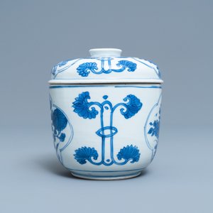 Een collectie blauw-wit Chinees porselein, Kangxi — foto 7
