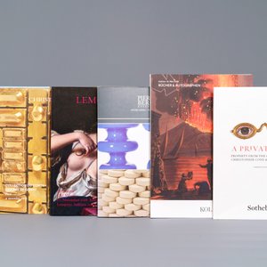 Een collectie boeken en veilingcatalogi over Europese toegepaste kunst — foto 6