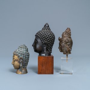 Een collectie bronzen figuren en fragmenten, India, Thailand en Tibet, 19e eeuw en vroeger — foto 15