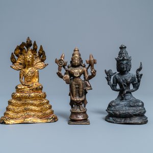 Een collectie bronzen figuren en fragmenten, India, Thailand en Tibet, 19e eeuw en vroeger — foto 9