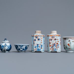 Een collectie Chinees blauw-wit, famille rose, verte en Imari-stijl theegoed, Kangxi/Qianlong — foto 3