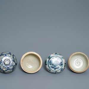Een collectie Chinees blauw-wit Swatow goed, Ming — foto 12