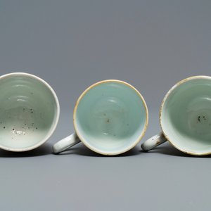Een collectie Chinees famille rose en grisaille theegoed, Yongzheng/Qianlong — foto 22