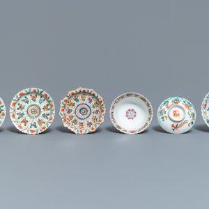 Een collectie Chinees famille rose porselein en een Yixing steengoed theepot, 18/19e eeuw — foto 14