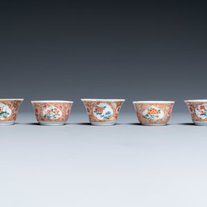 Een collectie Chinees famille rose theegoed, Yongzheng/Qianlong — foto 12