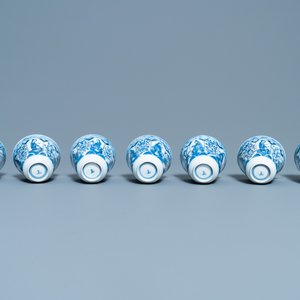 Een collectie Chinese blauw-witte koppen en schotels, 19e eeuw — foto 15