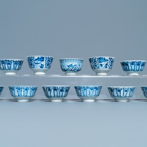 Een collectie Chinese blauw-witte koppen en schotels, 19e eeuw — foto 23