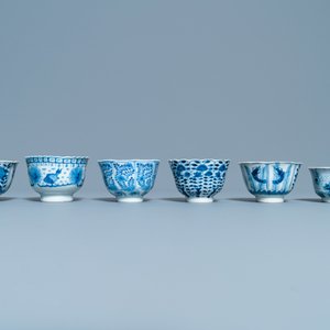 Een collectie Chinese blauw-witte koppen en schotels, 19e eeuw — foto 29