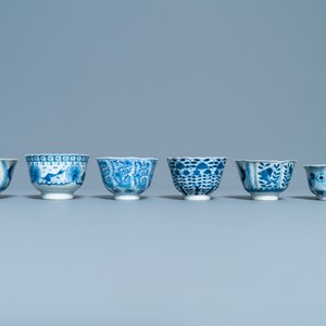 Een collectie Chinese blauw-witte koppen en schotels, 19e eeuw — foto 30
