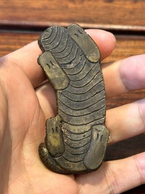 Een collectie Chinese en Sino-Tibetaanse bronzen sculpturen en scrollgewichten, Qing — foto 29