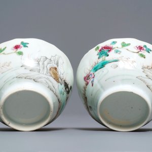 Een collectie Chinese famille rose koppen en schotels, Yongzheng/Qianlong — foto 13