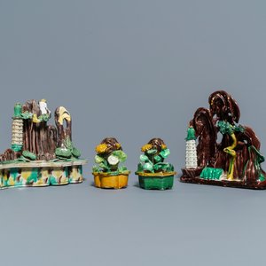 Een collectie Chinese verte biscuit sculpturen, Kangxi — foto 1
