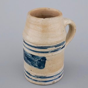 Een collectie divers aardewerk en steengoed, Nederlanden, 14/18e eeuw — foto 11