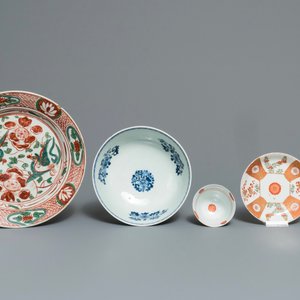 Een collectie divers Chinees blauwwit, famille verte en Swatow porselein, 16/18e eeuw — foto 2