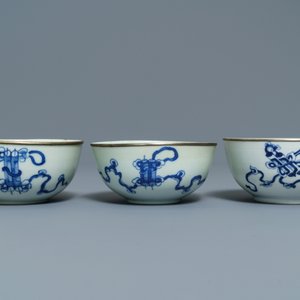 Een collectie divers Chinees 'Bleu de Hue' porselein voor de Vietnamese markt, 19e eeuw — foto 7