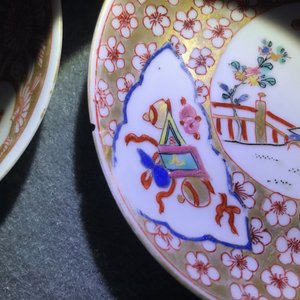 Een collectie divers Chinees famille rose en grisaille porselein, Yongzheng/Qianlong — foto 19