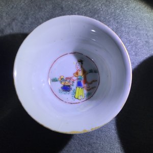Een collectie divers Chinees famille rose en grisaille porselein, Yongzheng/Qianlong — foto 25