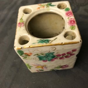 Een collectie divers Chinees famille rose porselein, 19/20e eeuw — foto 33