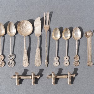 Een collectie divers Chinees zilver, 19/20e eeuw — foto 2