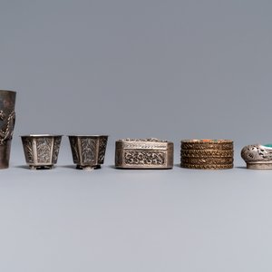 Een collectie divers Chinees zilver, w.o. met jade inlegwerk, 19/20e eeuw — foto 11