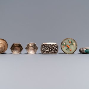 Een collectie divers Chinees zilver, w.o. met jade inlegwerk, 19/20e eeuw — foto 14