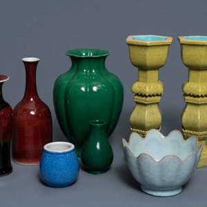Een collectie divers monochroom Chinees porselein, 19/20e eeuw — foto 1