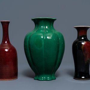 Een collectie divers monochroom Chinees porselein, 19/20e eeuw — foto 16