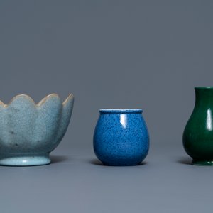 Een collectie divers monochroom Chinees porselein, 19/20e eeuw — foto 3