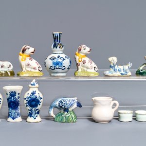 Een collectie diverse Delftse miniaturen, 18e eeuw — foto 2