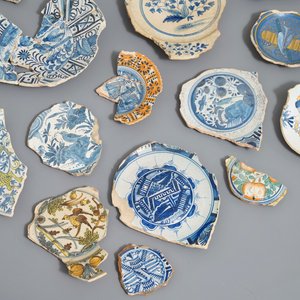 Een collectie Nederlandse majolica scherven, 16e eeuw en later — foto 2