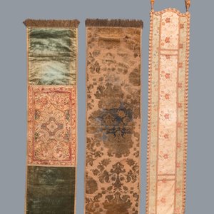 Een collectie textiel deels met goud- en zilverdraad geborduurd, West-Europa, 17e eeuw en later — foto 8