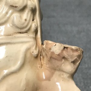 Een collectie van 13 stukken Vietnamees aardewerk, overwegend 14/15e eeuw — foto 15