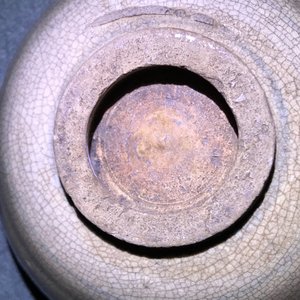 Een collectie van 13 stukken Vietnamees aardewerk, overwegend 14/15e eeuw — foto 34