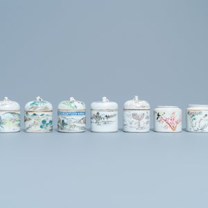 Een collectie van 14 Chinese qianjiang cai wijnkom-warmers, 19/20e eeuw — foto 8