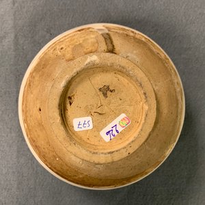 Een collectie van 15 Chinese celadon en crèmekleurige stukken, Song en later — foto 63