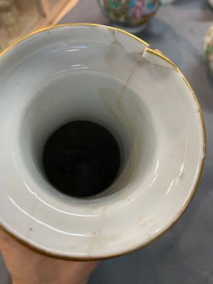 Een collectie van 28 stukken Chinees Canton famille rose porselein, 19e eeuw — foto 6