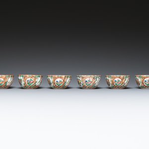 Een collectie van 28 stukken Chinees Canton famille rose porselein, 19e eeuw — foto 8