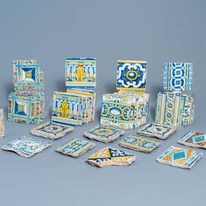 Een collectie van 34 Spaanse tegels, 17e eeuw — foto 1