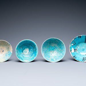 Een collectie van acht kommen met turquoise glazuur, Perzië en het Midden-Oosten, 13e eeuw en later — foto 12