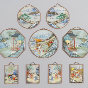 Een collectie van negen Chinese achterglasschilderingen gemonteerd als hangers, 19e eeuw — foto 1
