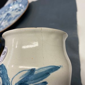 Een collectie van vijf blauw-witte Spaanse albarelli, 17e eeuw — foto 9