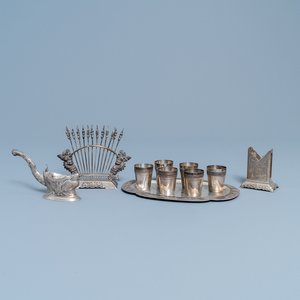 Een collectie zilveren voorwerpen, Vietnam, vroeg 20e eeuw — foto 1